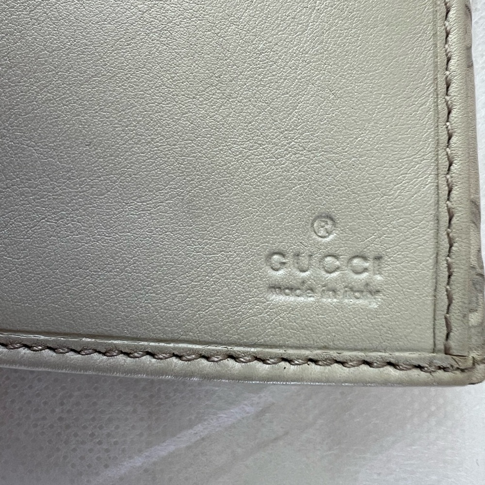 Gucci Light Gray GG Monogram Continental Wallet with Gold Heart Clasp - Picture 3 of 14